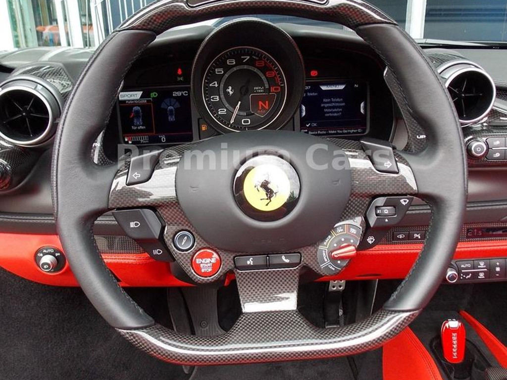 Ferrari F8