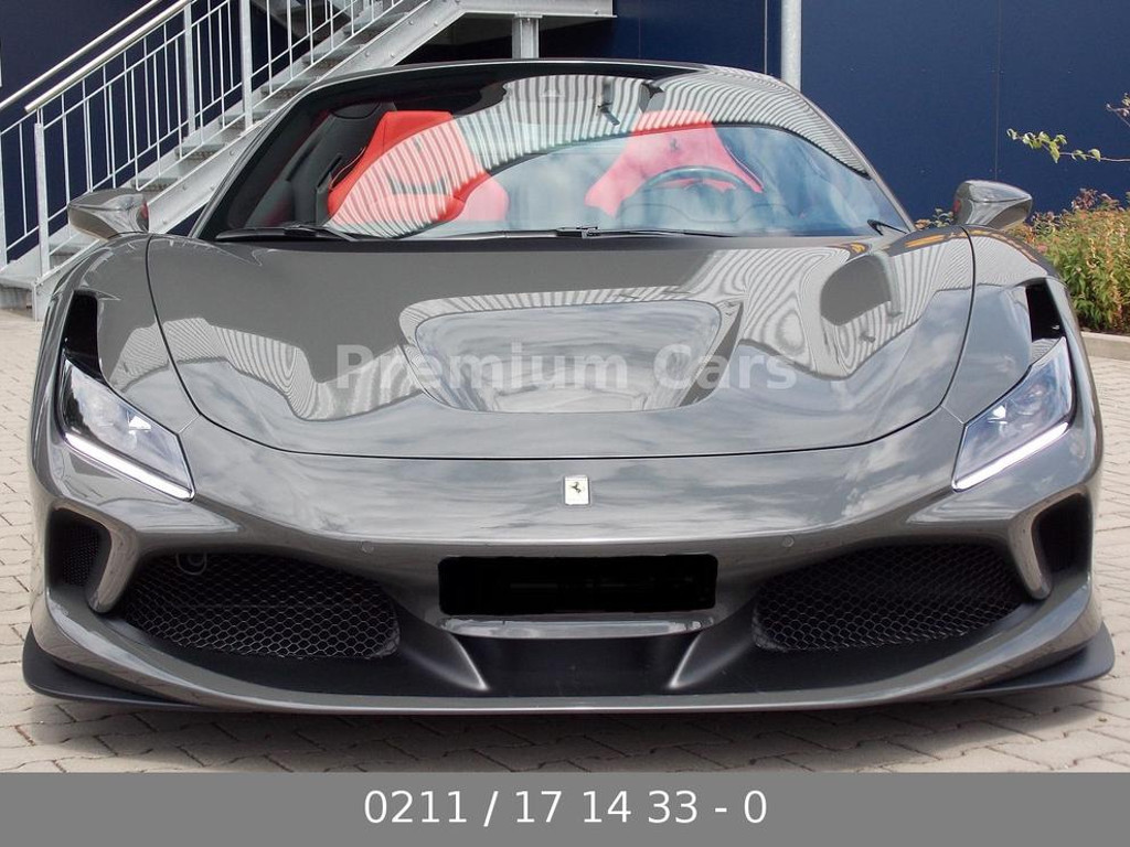 Ferrari F8