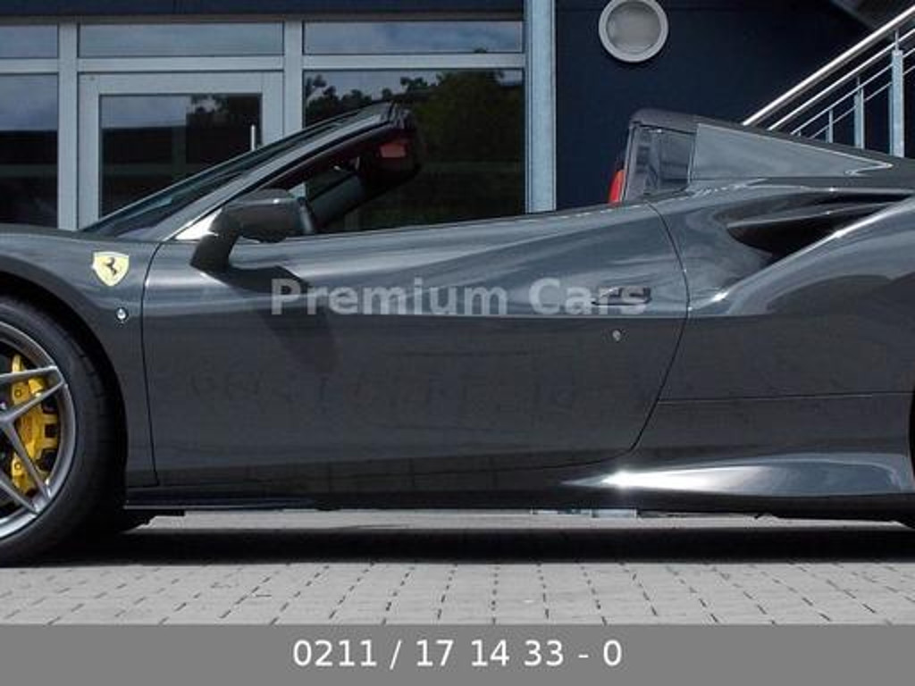 Ferrari F8