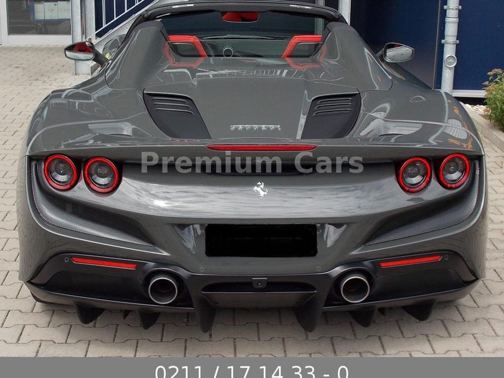 Ferrari F8