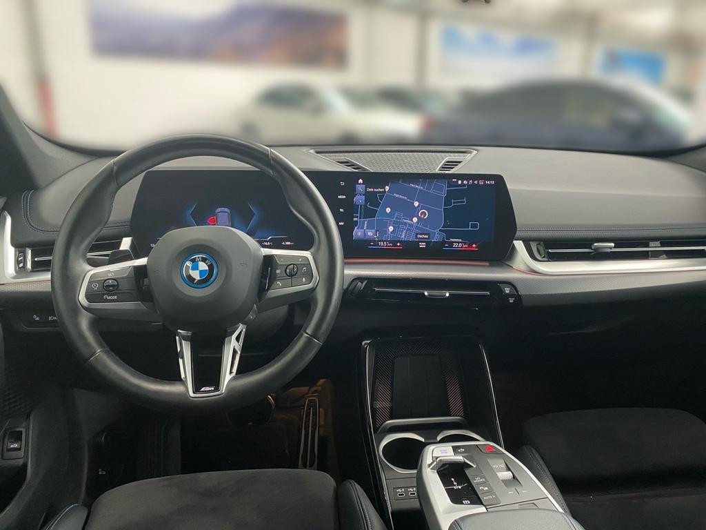 BMW iX1