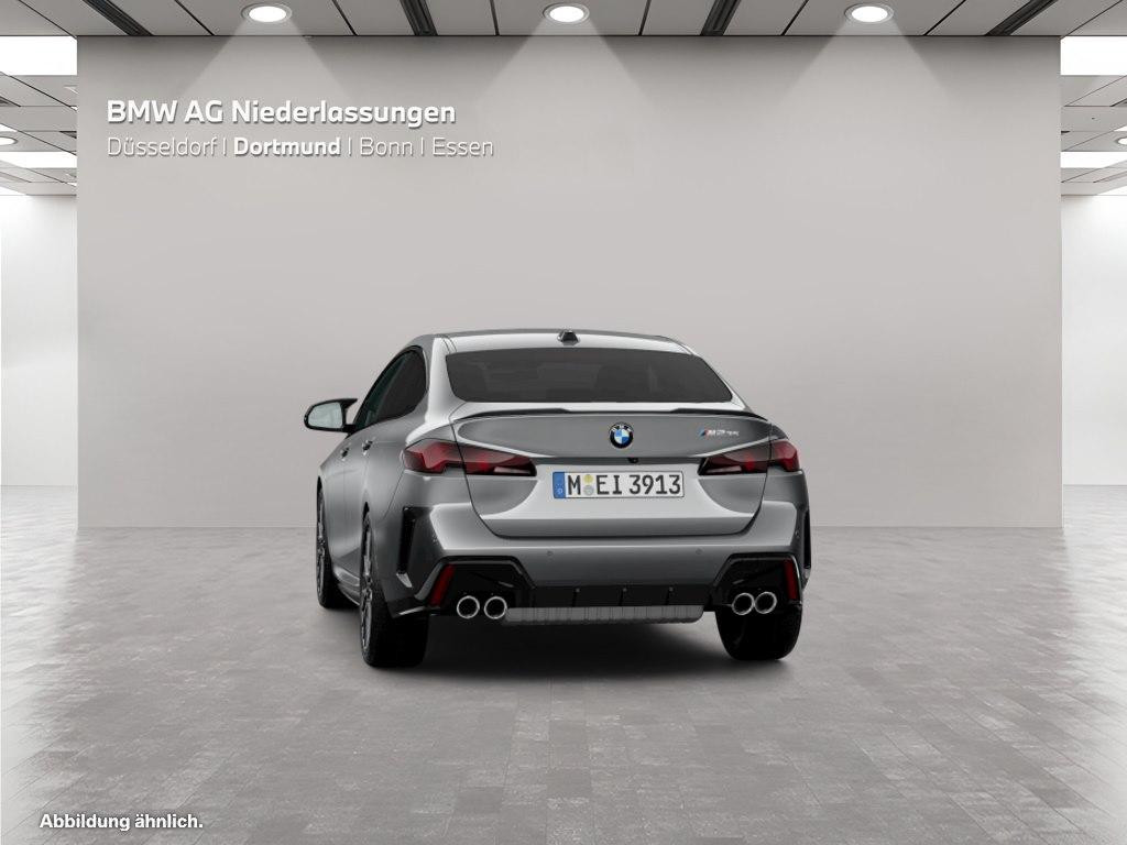 BMW M235