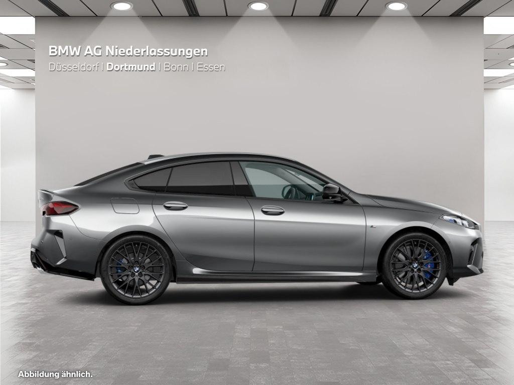 BMW M235