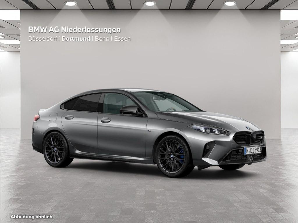 BMW M235