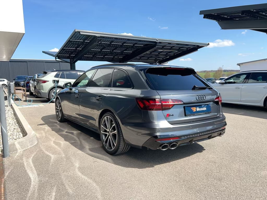 Audi S4