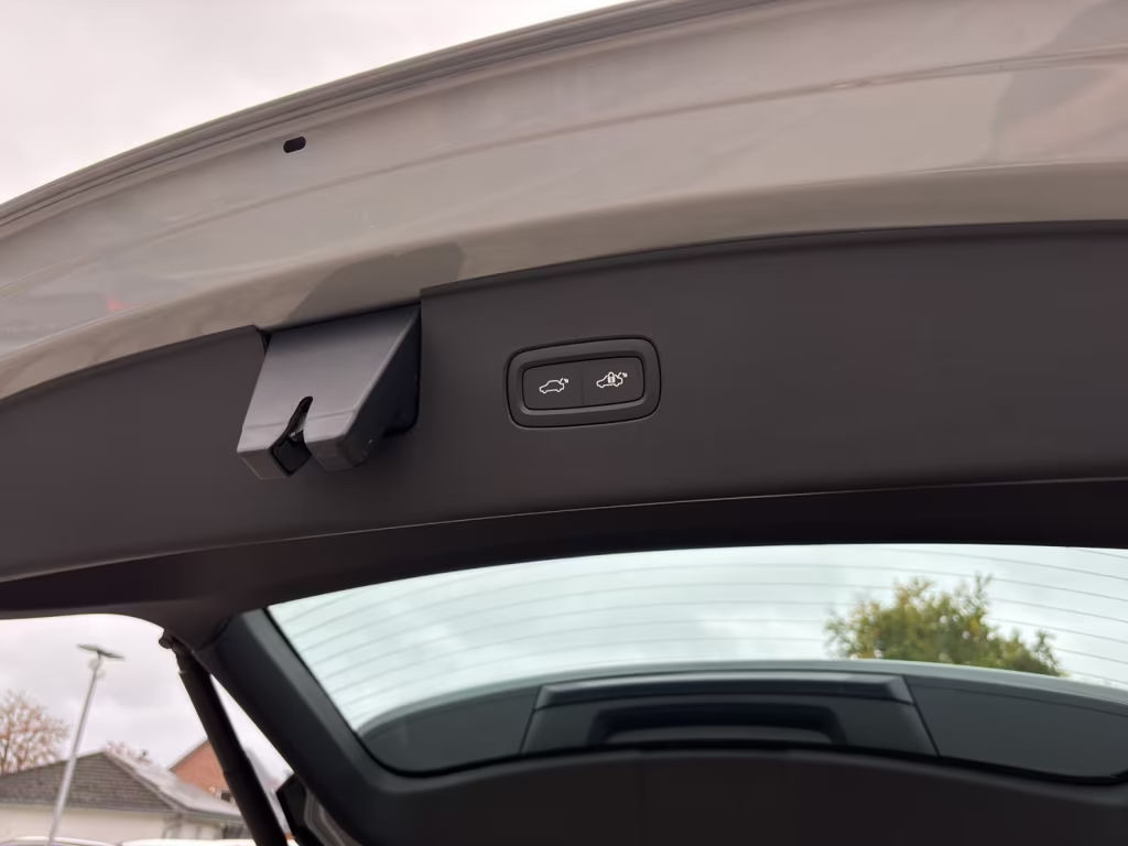 Volvo EX90