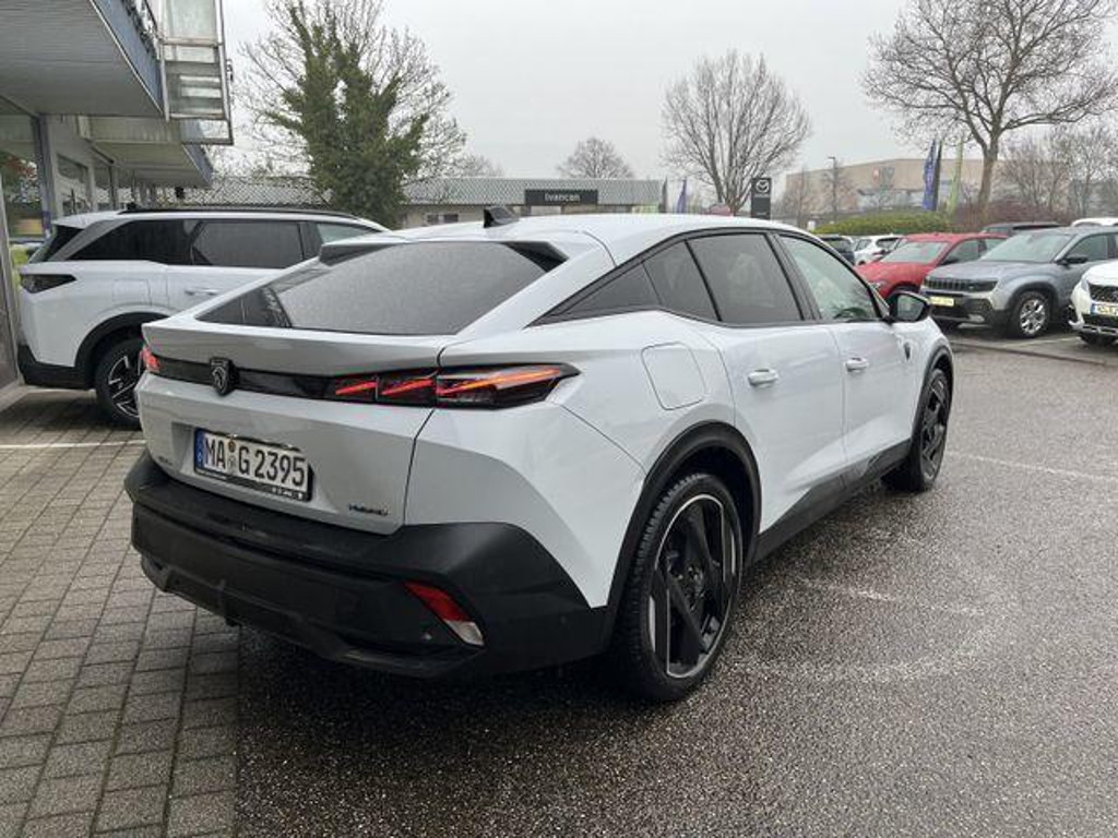 Peugeot 408