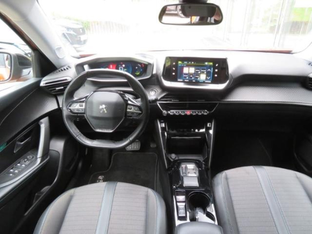 Peugeot e-2008