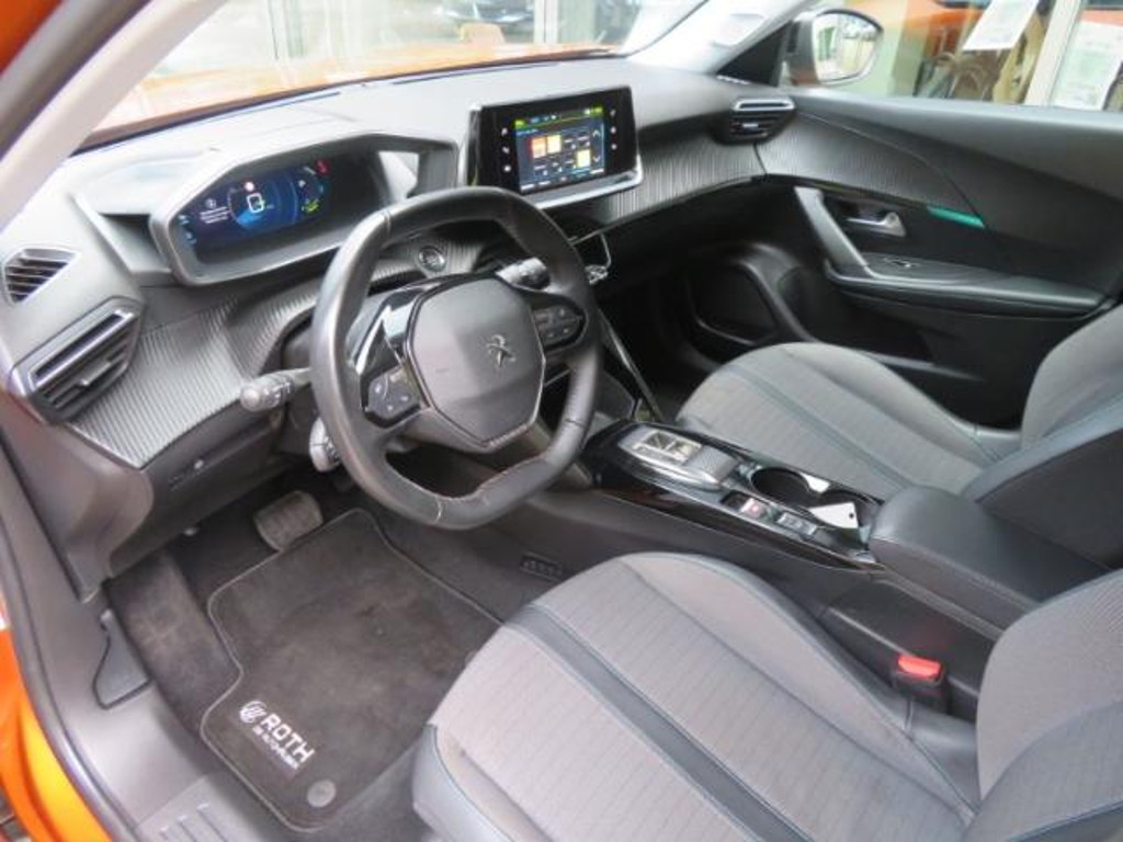 Peugeot e-2008
