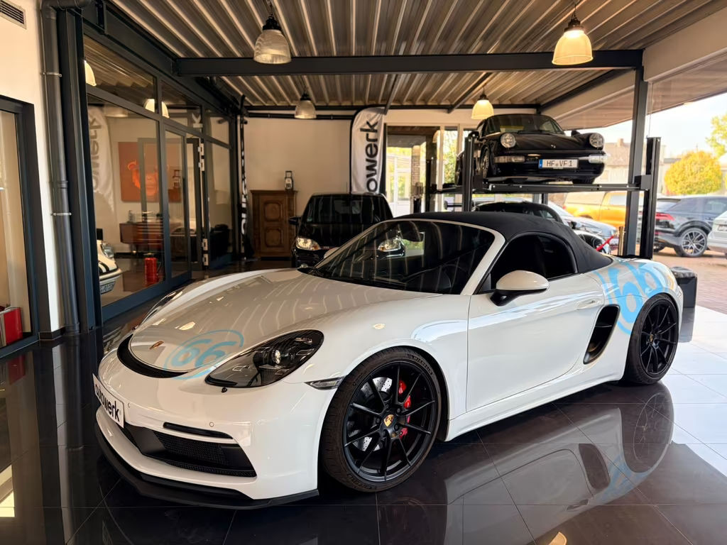 Porsche Boxster GTS 4
