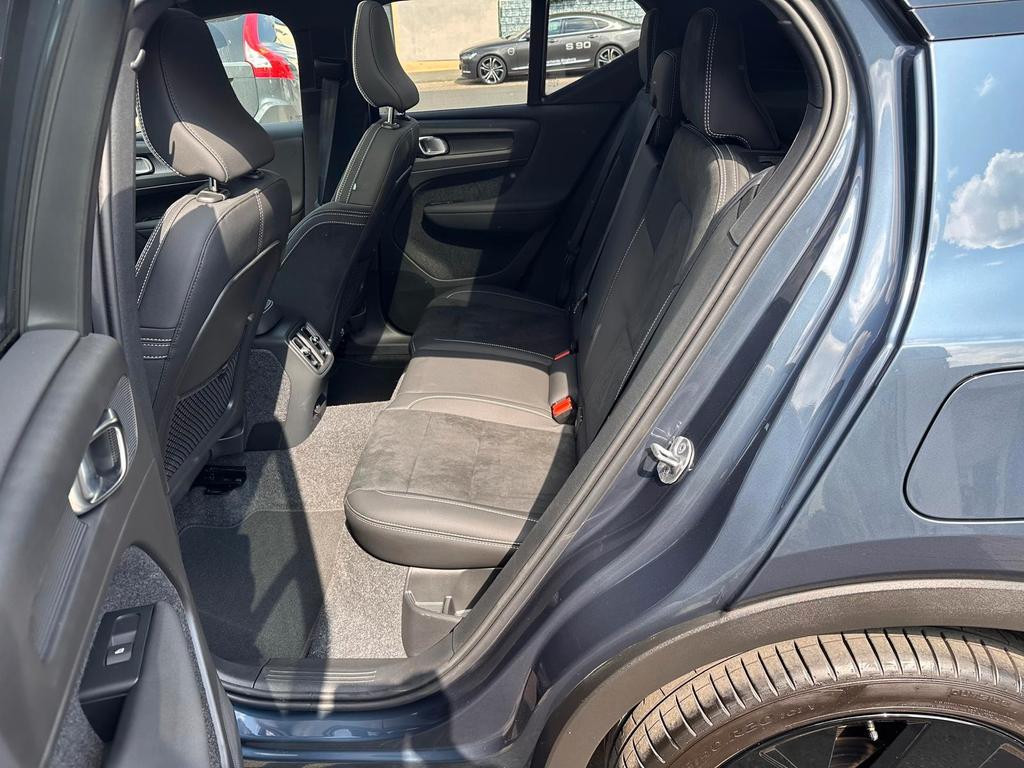 Volvo EX40