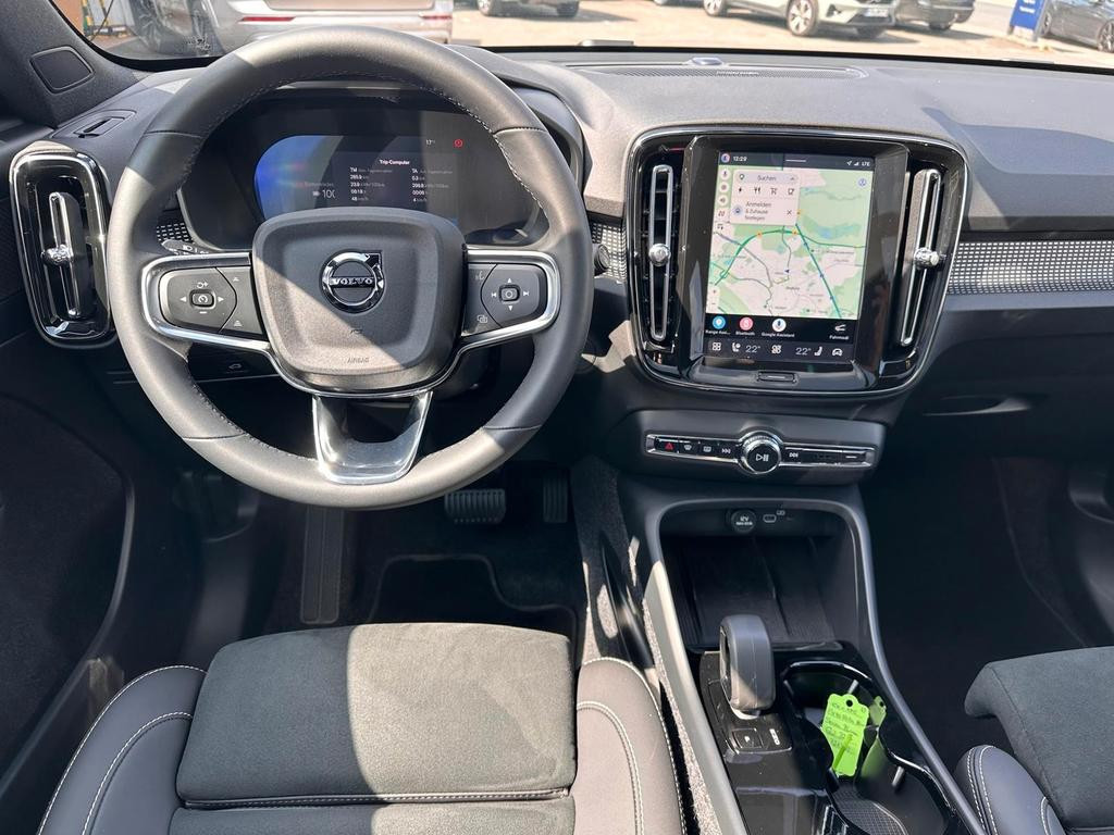 Volvo EX40