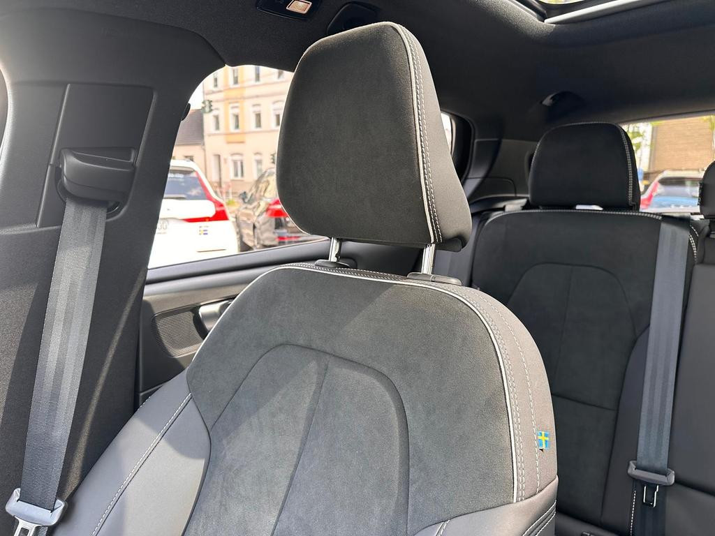 Volvo EX40