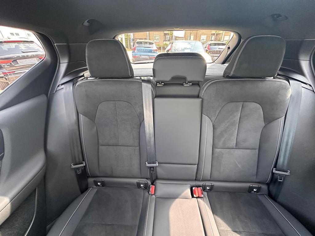 Volvo EX40