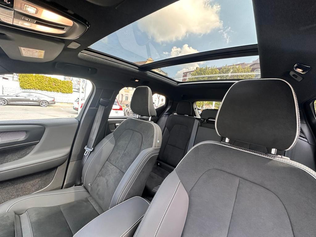 Volvo EX40