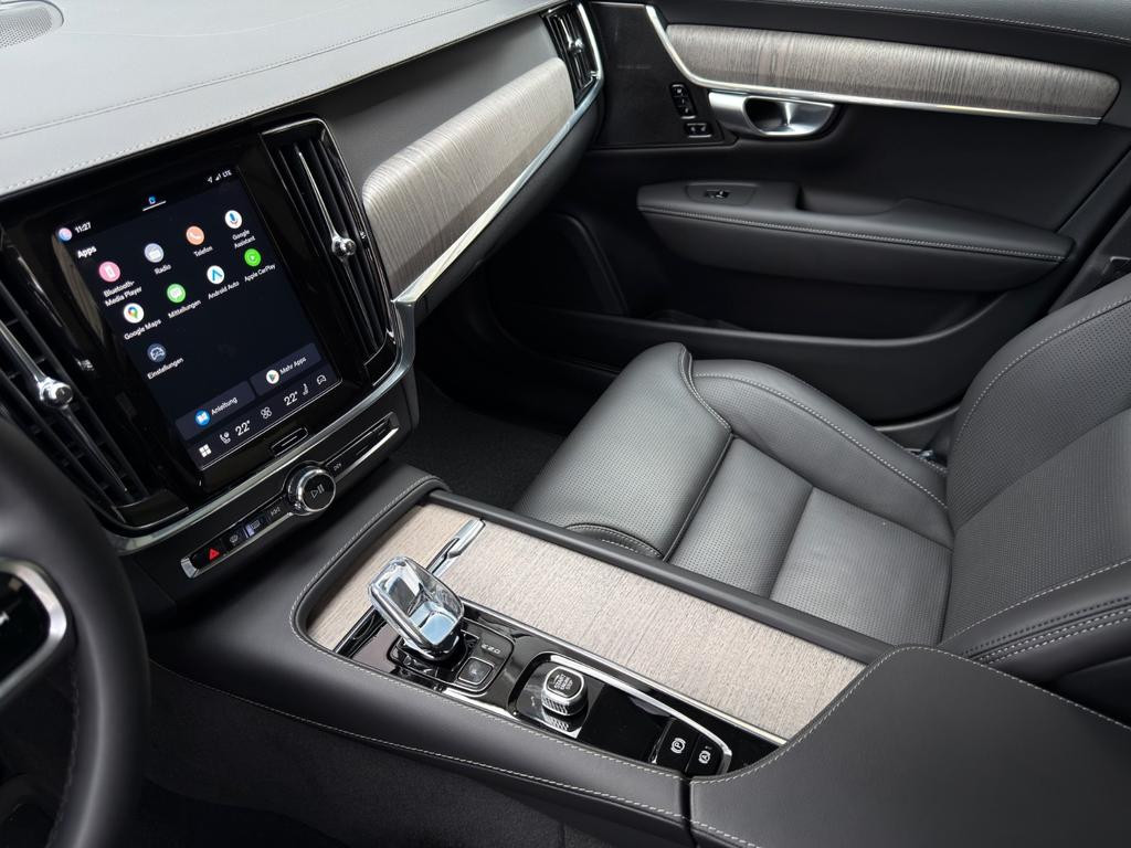 Volvo V90 Cross Country