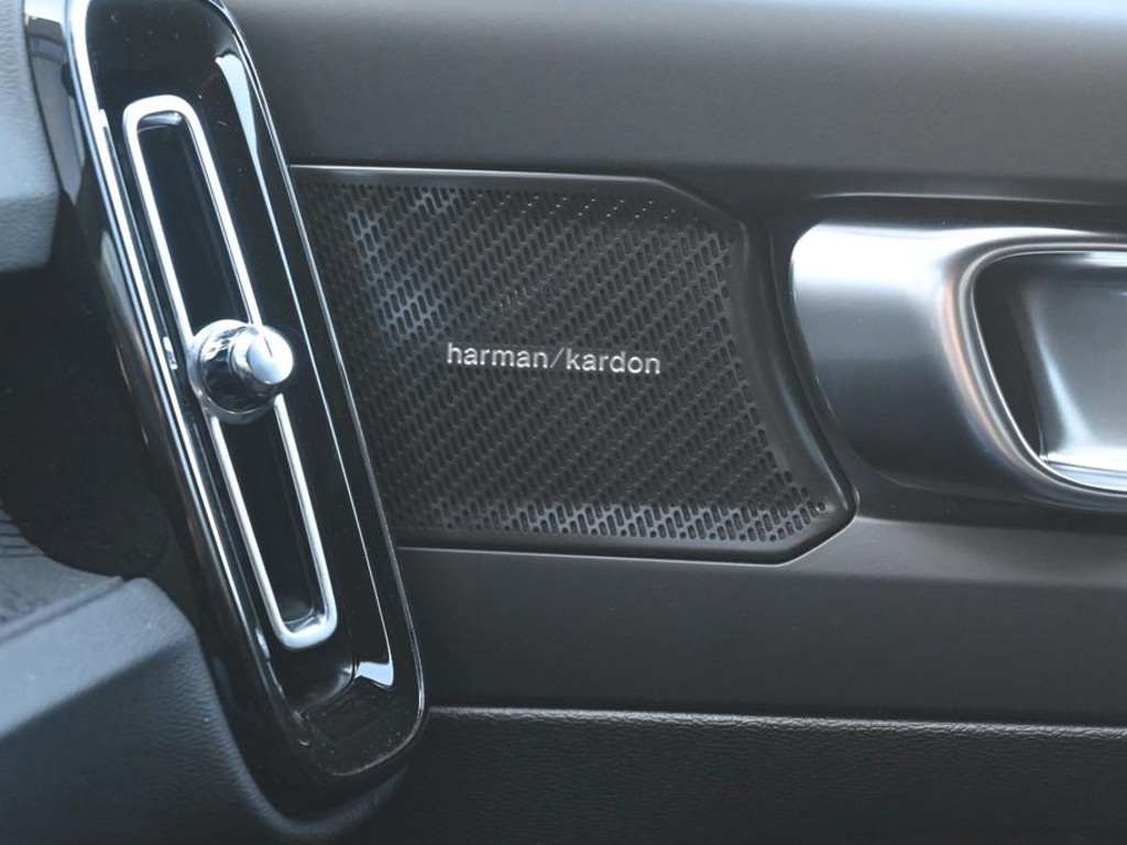 Volvo EX40