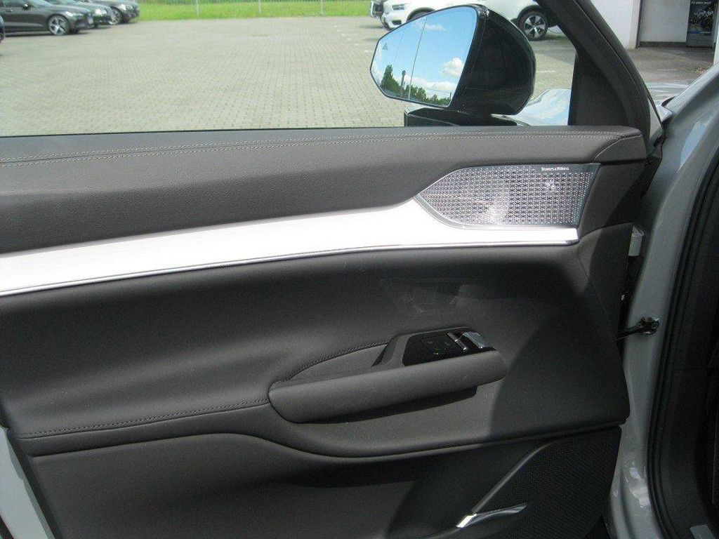 Volvo EX90