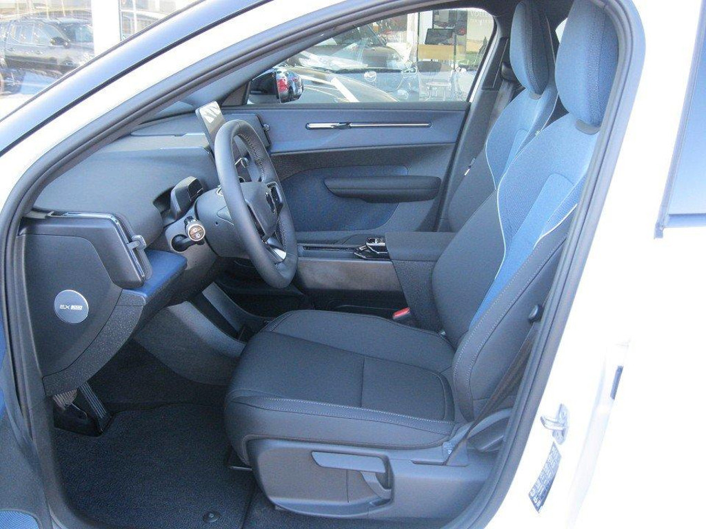 Volvo EX30