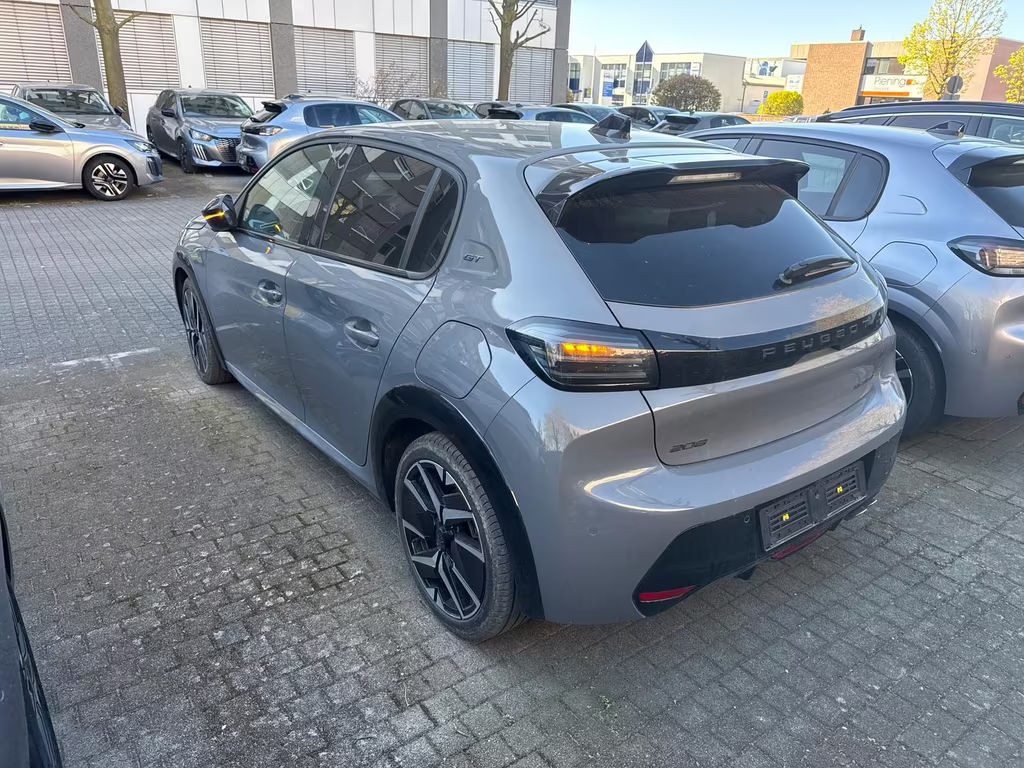 Peugeot e-208
