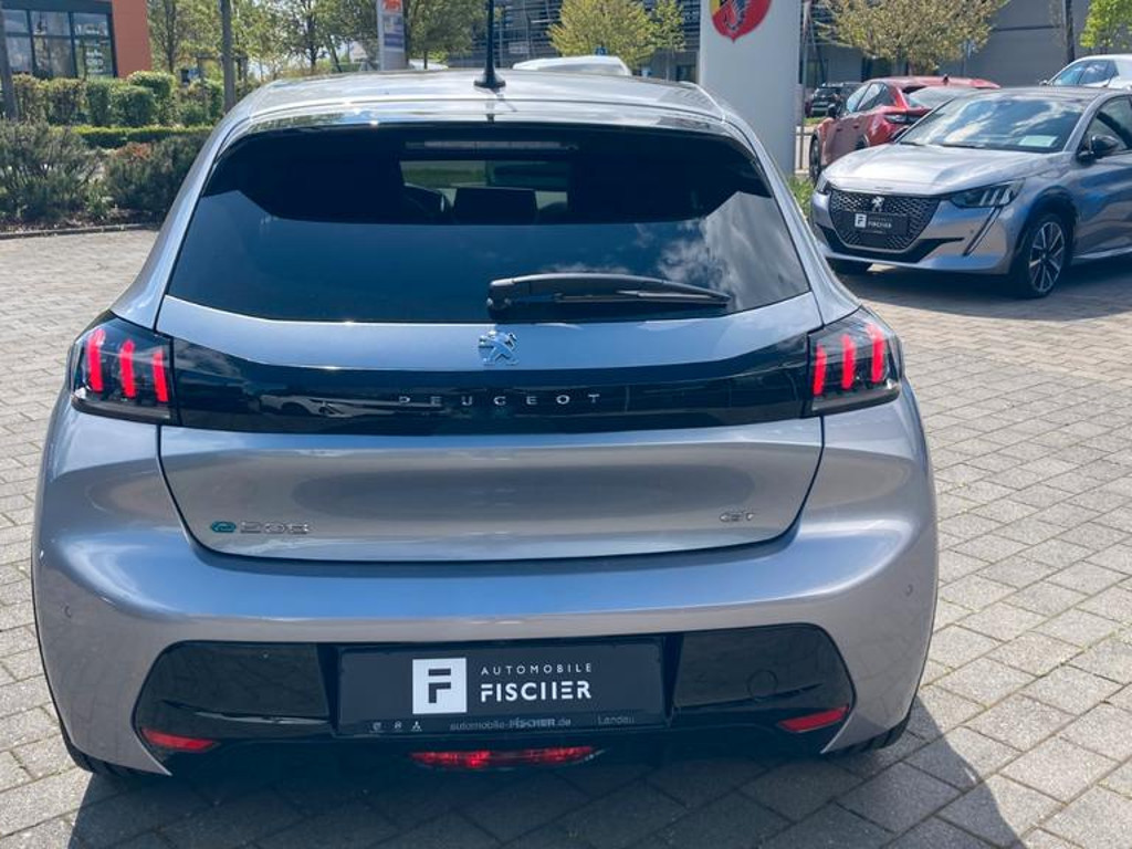 Peugeot e-208