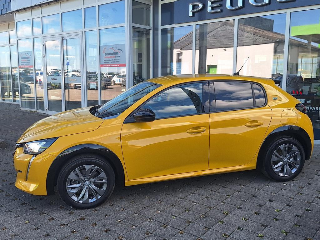 Peugeot e-208