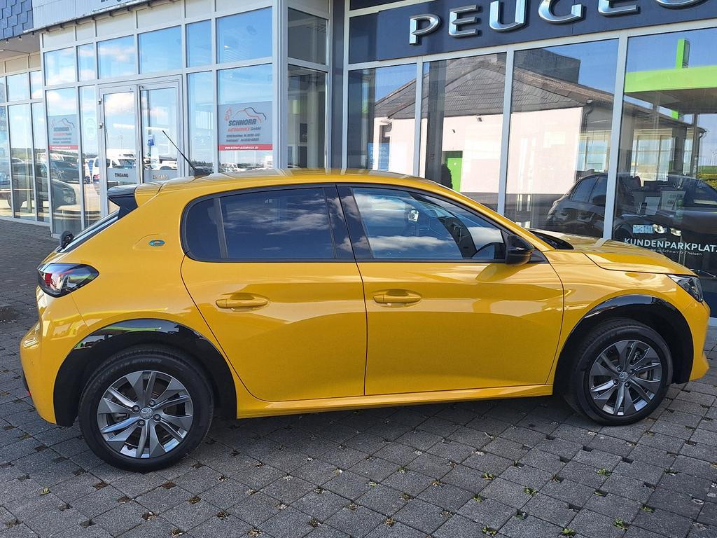 Peugeot e-208