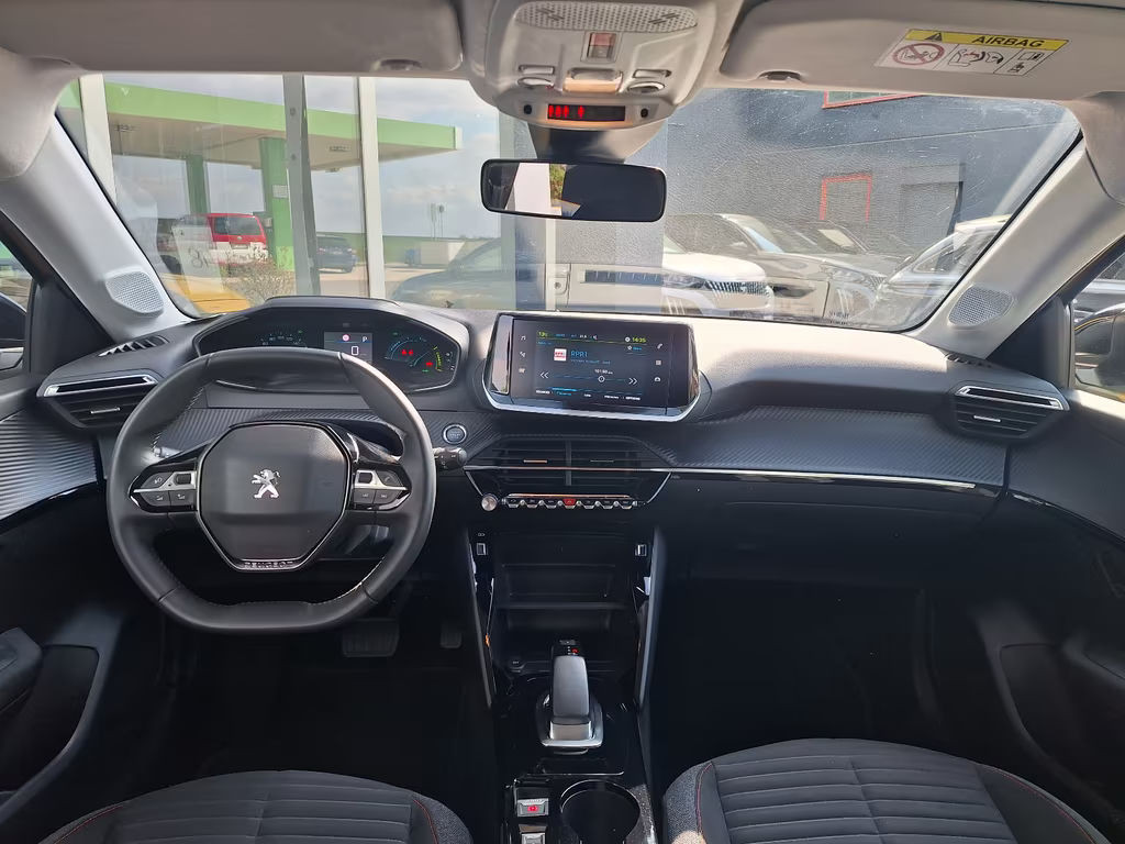 Peugeot e-208