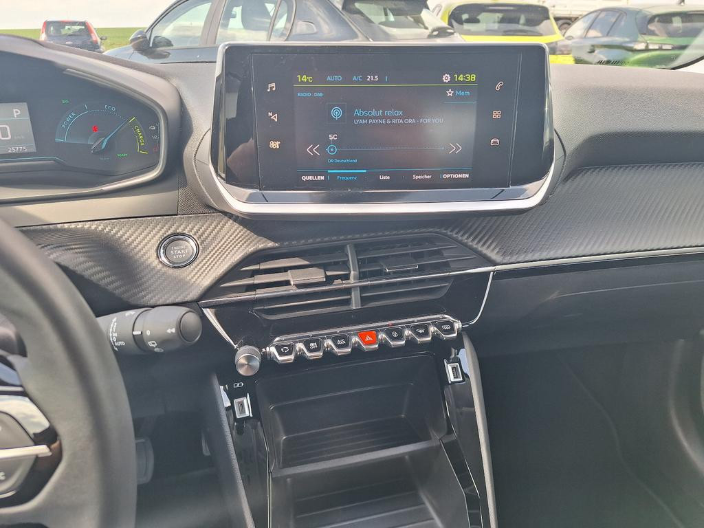 Peugeot e-208