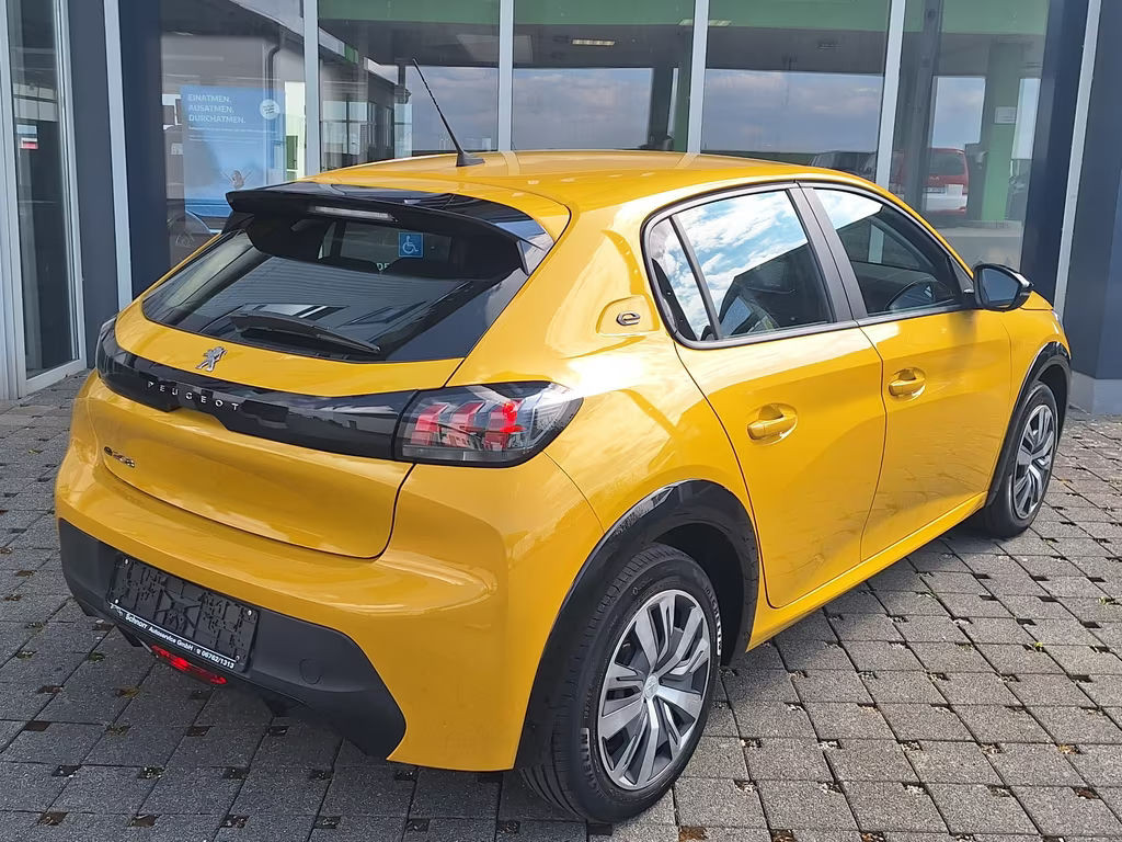 Peugeot e-208