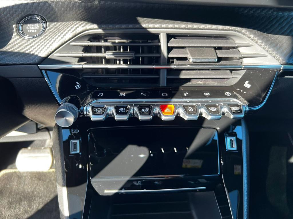Peugeot e-2008