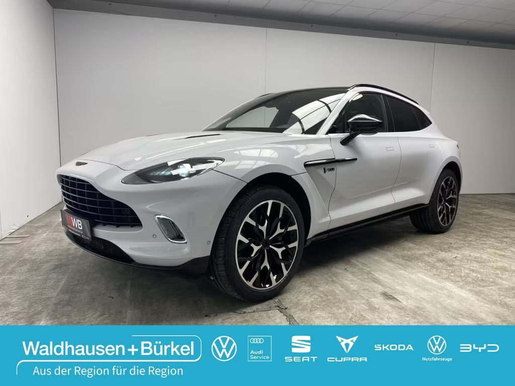 Aston Martin DBX V8