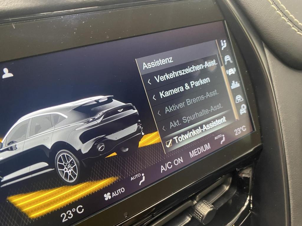 Aston Martin DBX