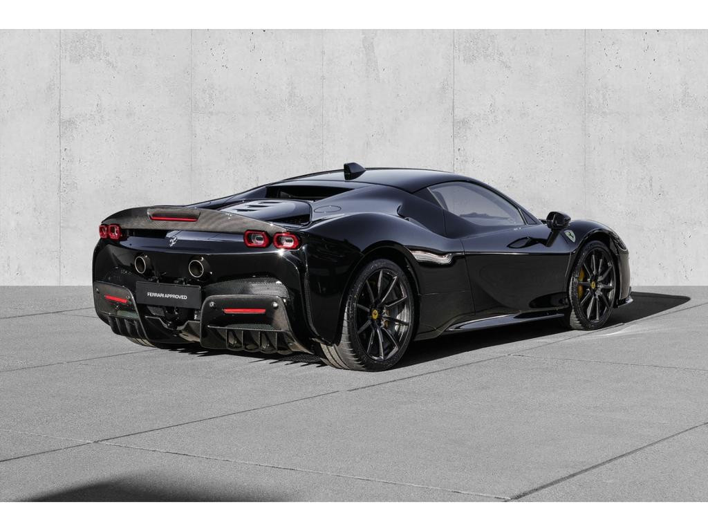 Ferrari SF90