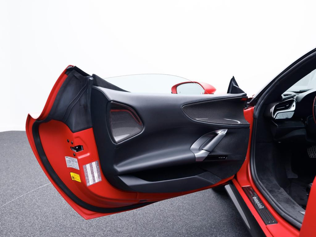 Ferrari SF90