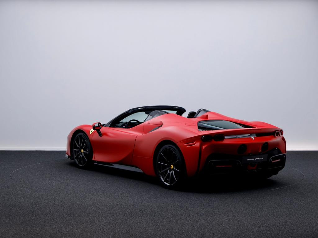 Ferrari SF90