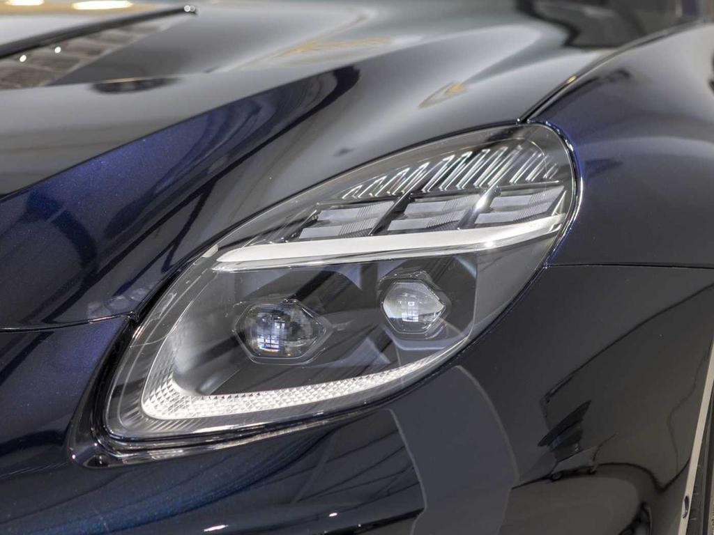 Aston Martin Vanquish