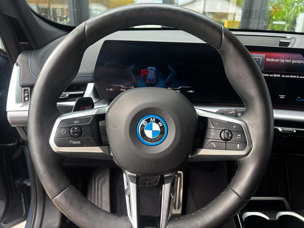 BMW iX1