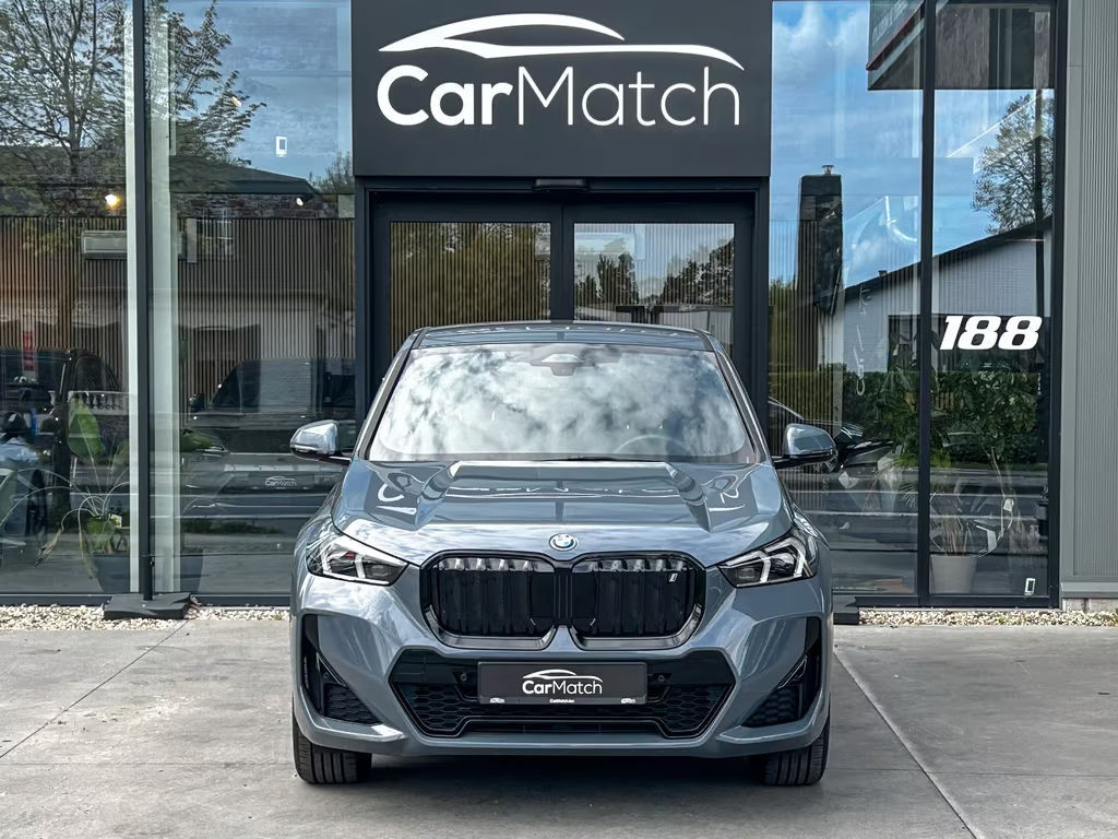 BMW iX1