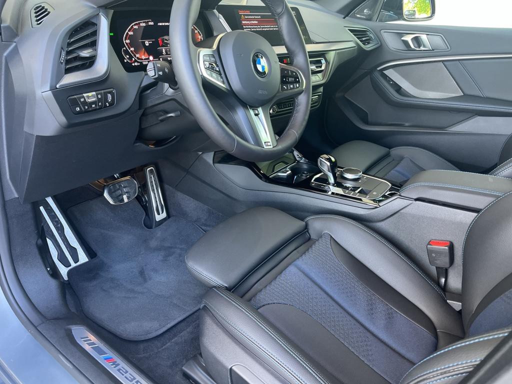 BMW M235