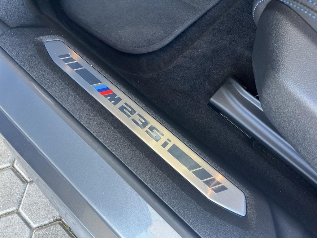 BMW M235