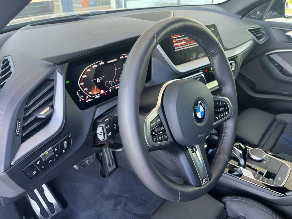 BMW M235