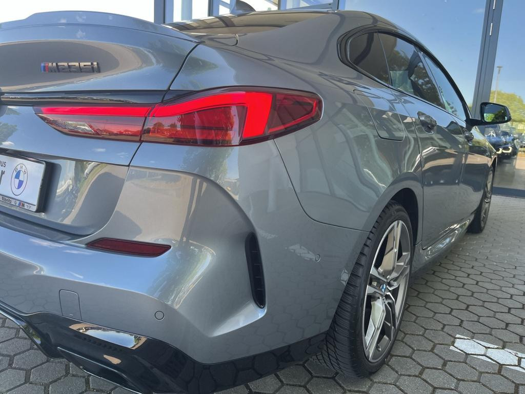 BMW M235