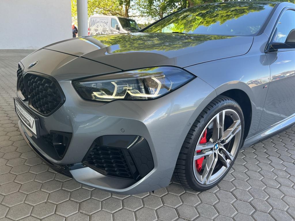 BMW M235