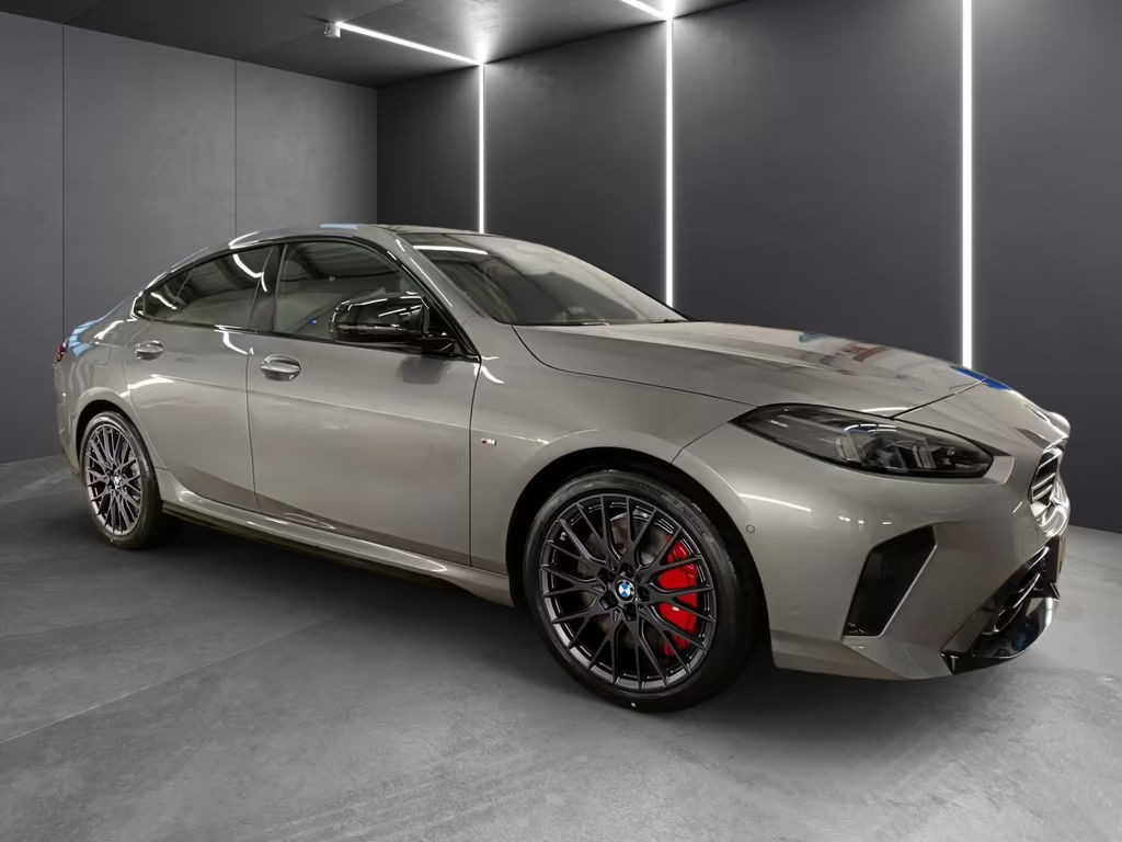 BMW M235
