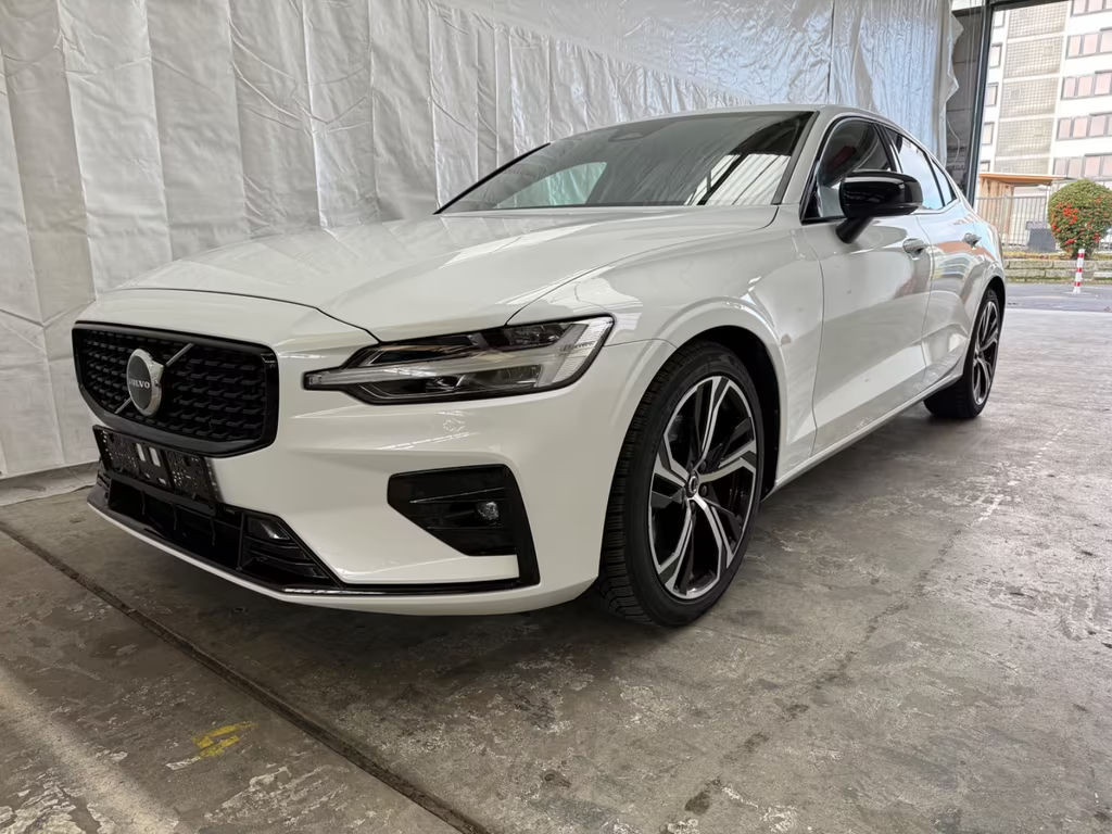 Volvo S60 Plus Dark