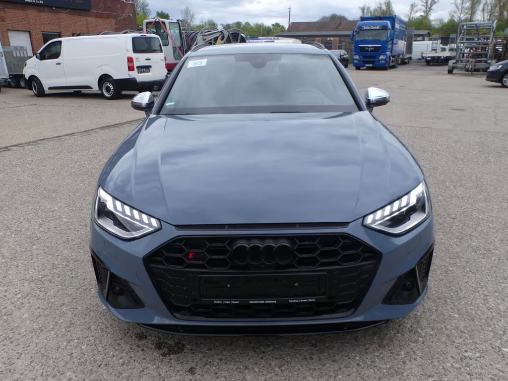 Audi S4