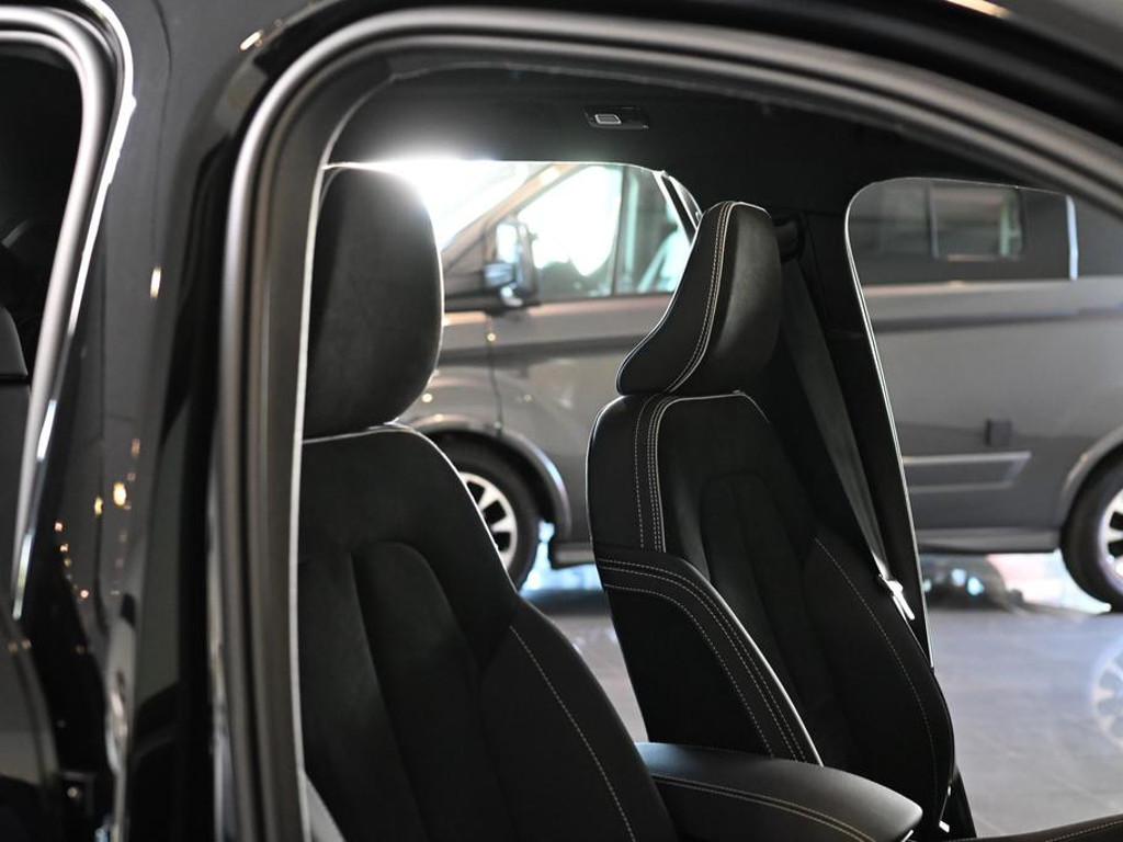 Volvo EX40