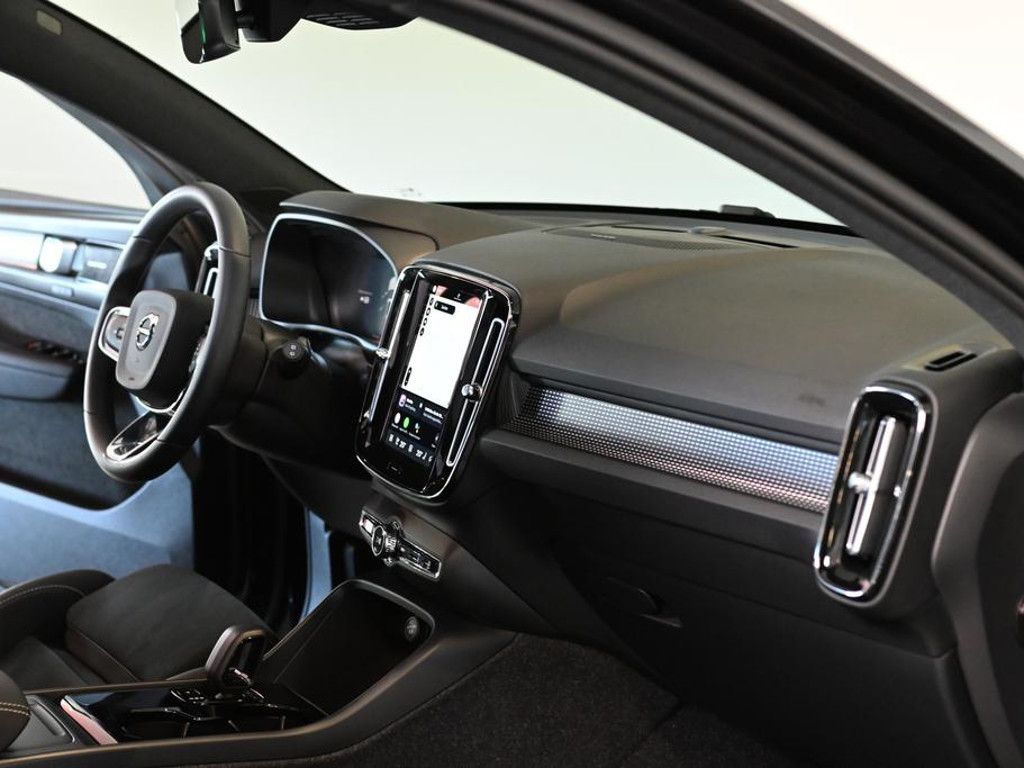 Volvo EX40
