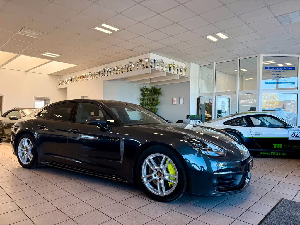 Porsche Panamera E-Hybrid Platinum Edition 4